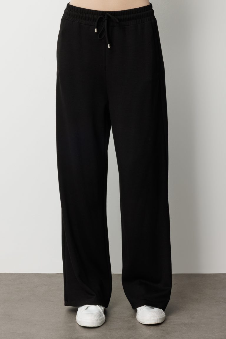 Mizalle Beli Lastikli Yumuşak Dokulu Siyah Jogger Pantolon - Mizalle