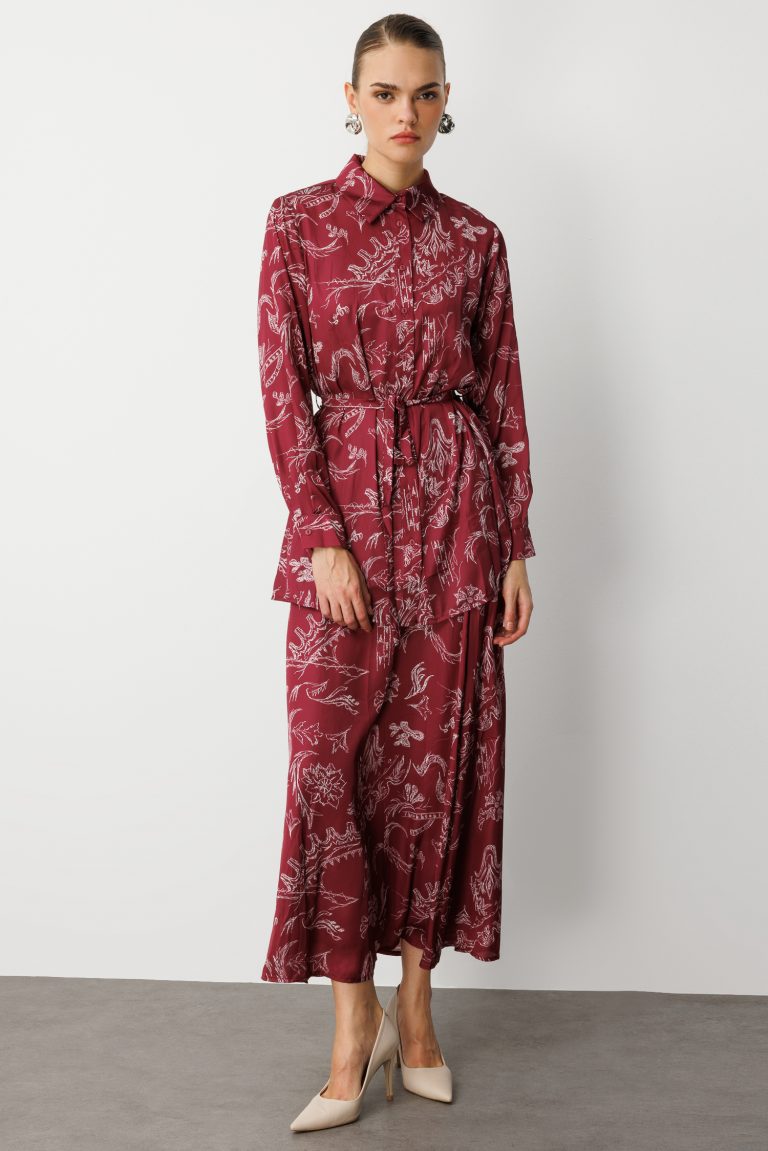 Mizalle Bordo Desenli Evaze Uzun Saten Etek - Mizalle