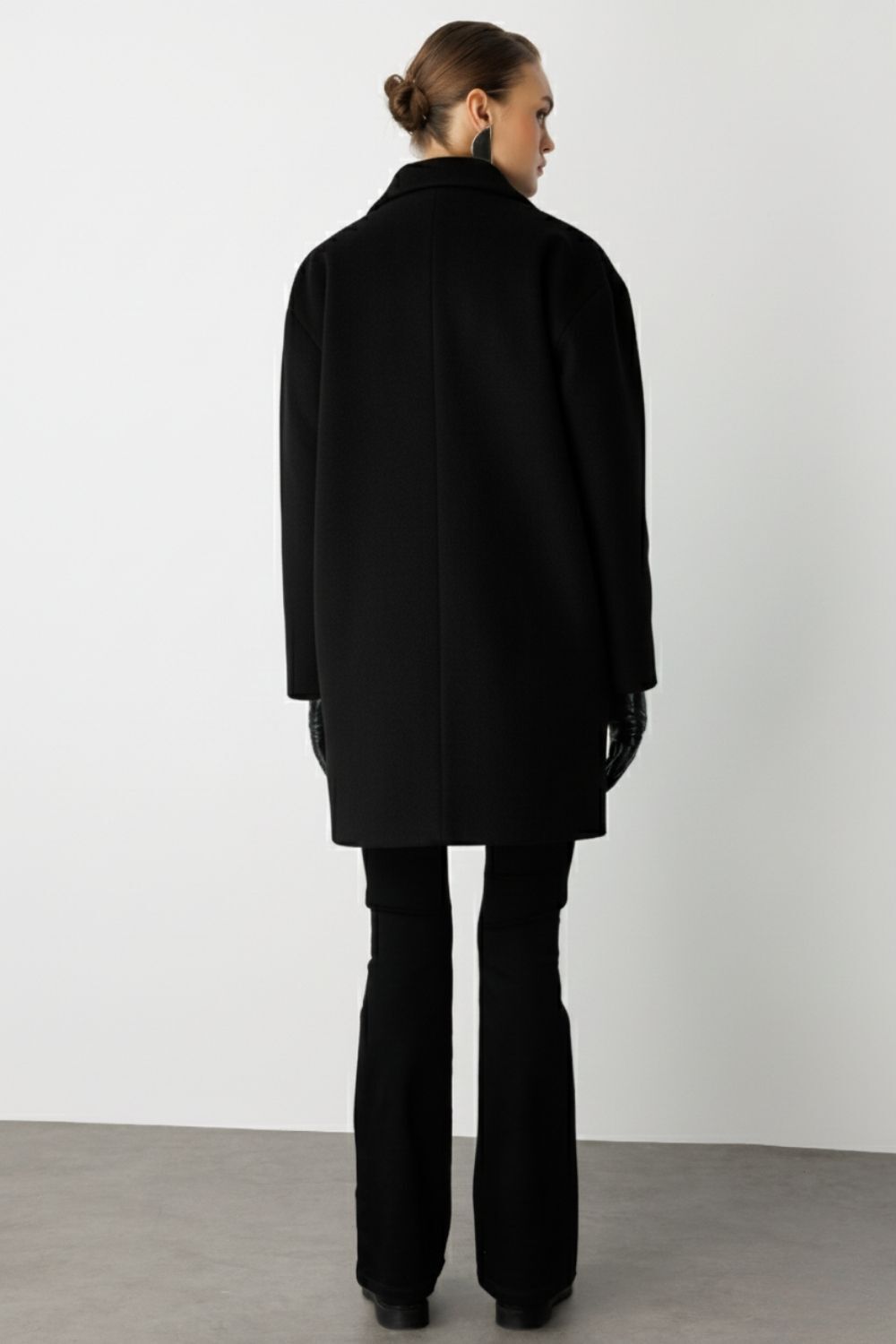 Mizalle Çıt Çıt Kapamalı Siyah Yünlü Kısa Kaşe Kaban - Mizalle