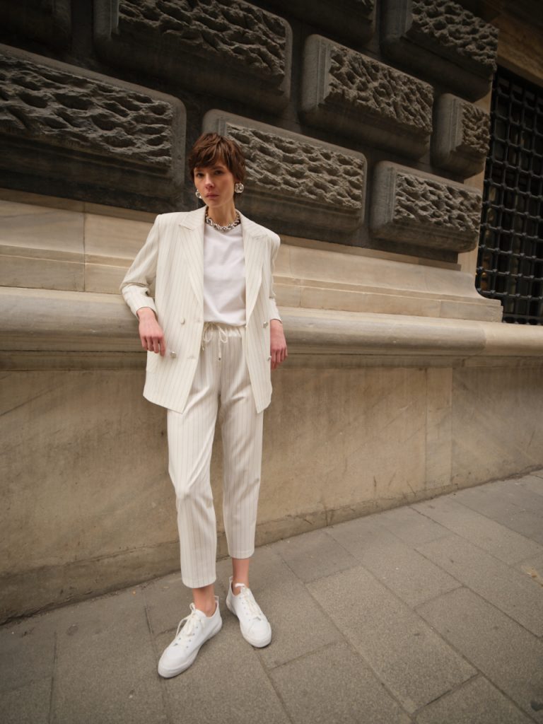 Mizalle Çizgili Ekru İpli Rahat Yazlık Pantolon - Mizalle