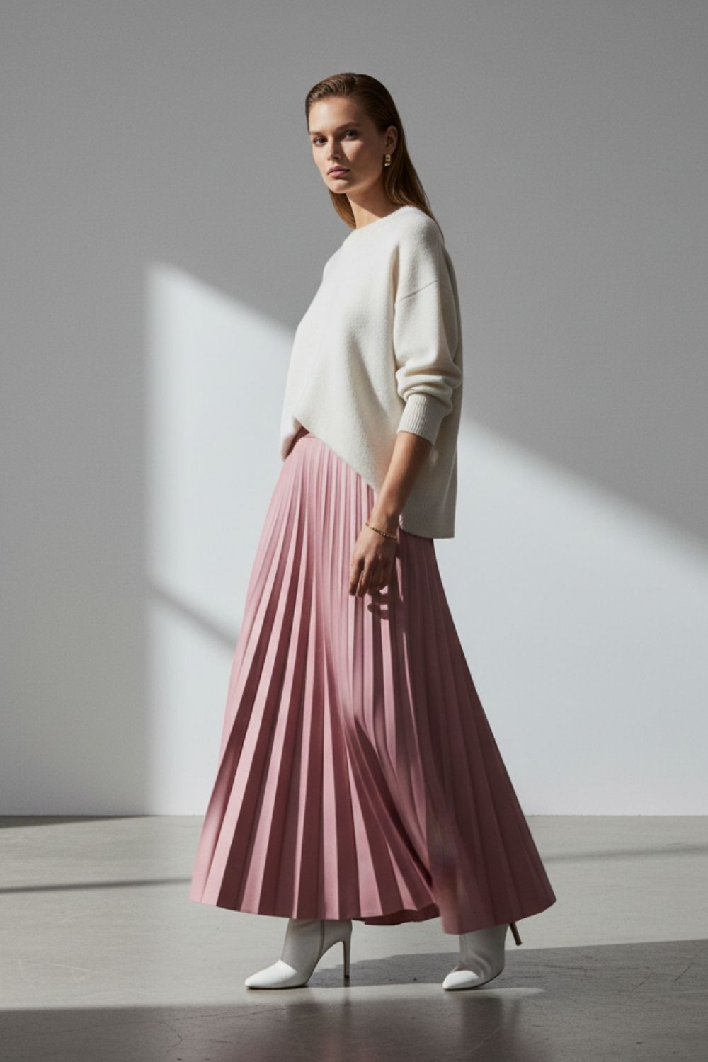 Mizalle Deri Görünümlü Piliseli Pudra Maksi Etek - Mizalle