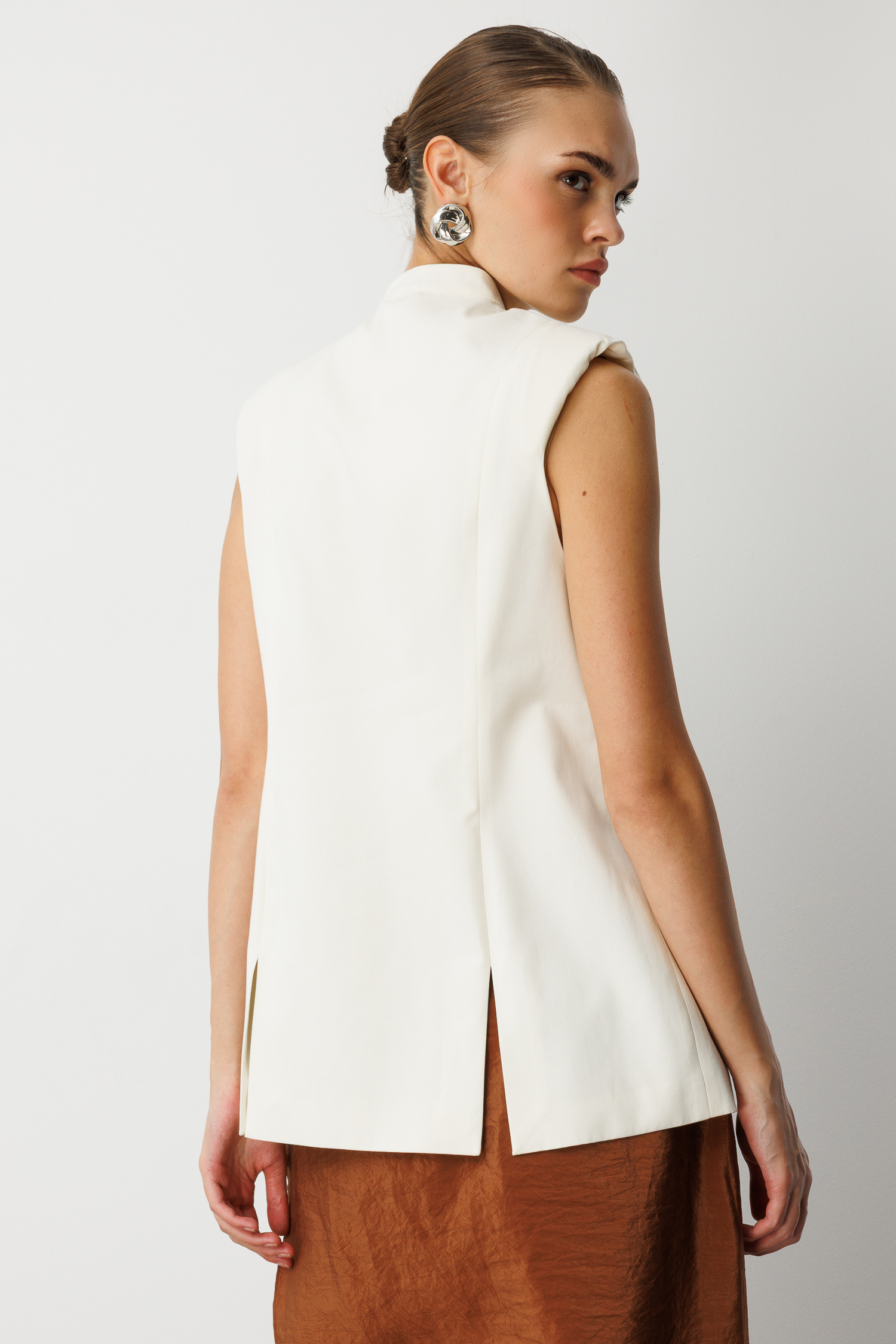 Mizalle Dik Yaka Yırtmaç Detaylı Ekru Yelek - 6