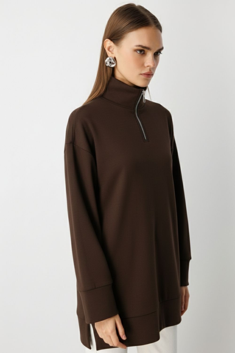 Mizalle Dik Yaka Yarım Fermuarlı Yumuşak Dokulu Kahverengi Sweatshirt - 1