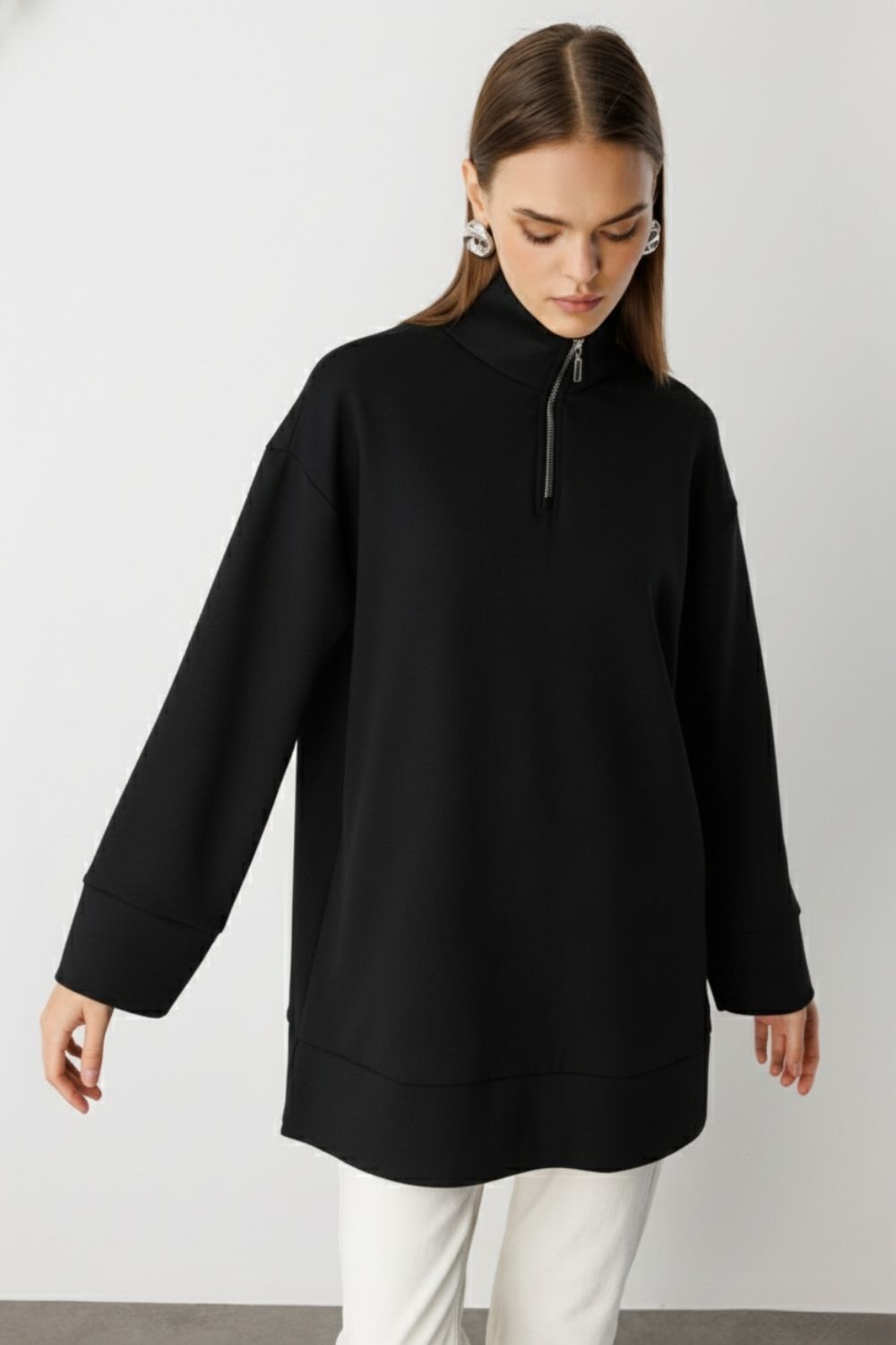 Mizalle Dik Yaka Yarım Fermuarlı Yumuşak Dokulu Siyah Sweatshirt - 3