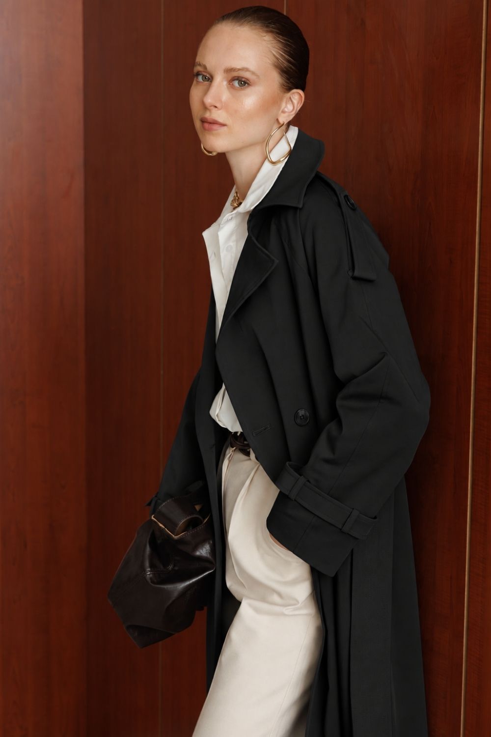 Mizalle Dikiş Detaylı Apoletli Siyah Trençkot - Mizalle