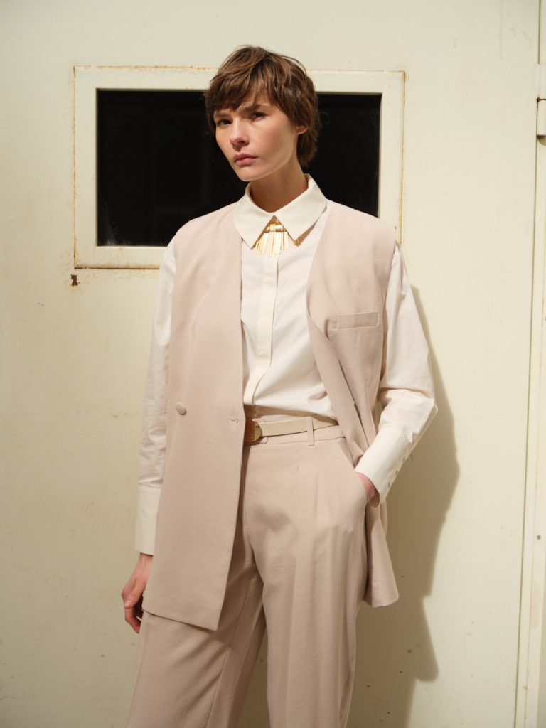 Mizalle Düğmeli Yakasız Taş Rengi Yelek - Mizalle