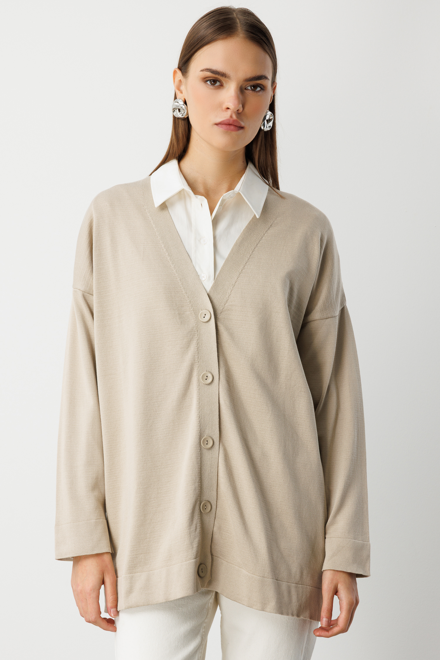 Mizalle Ekstra Oversize Düşük Kol Basic Bej Rengi İnce Triko Hırka