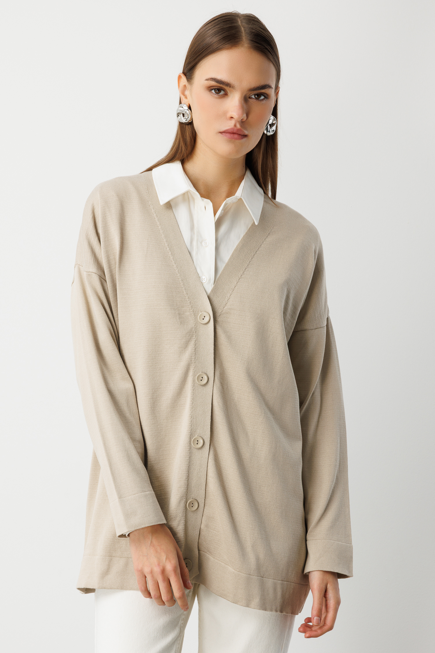 Mizalle Ekstra Oversize Düşük Kol Basic Bej Rengi İnce Triko Hırka