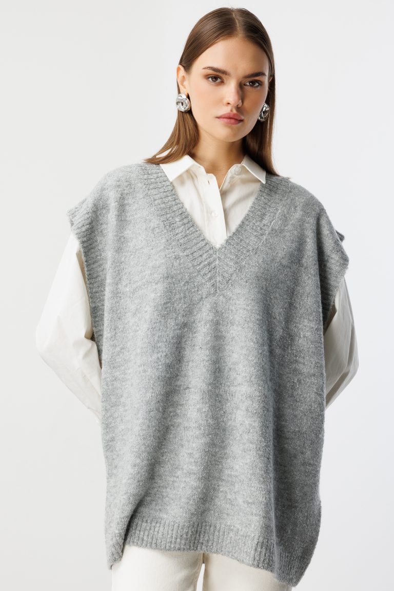Mizalle Ekstra Oversize V Yaka Uzun Gri Süveter - Mizalle