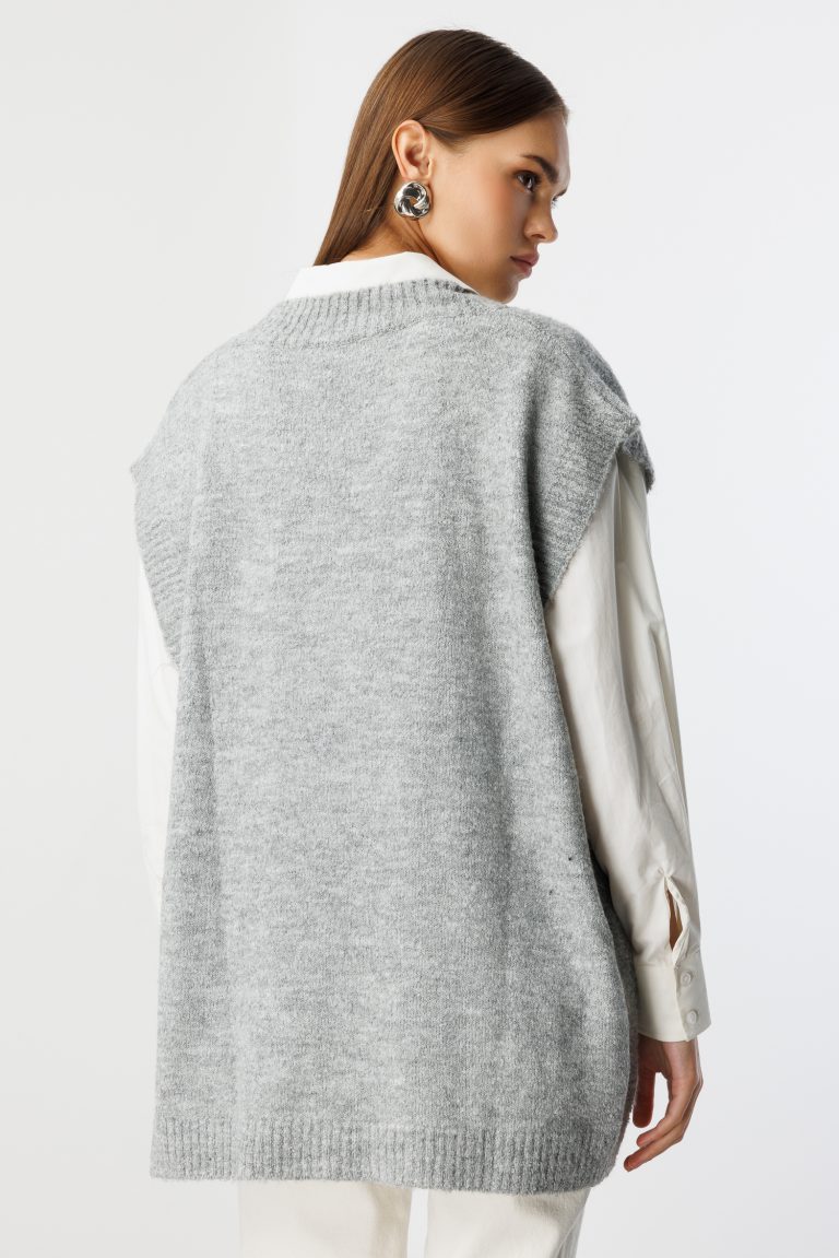 Mizalle Ekstra Oversize V Yaka Uzun Gri Süveter - Mizalle