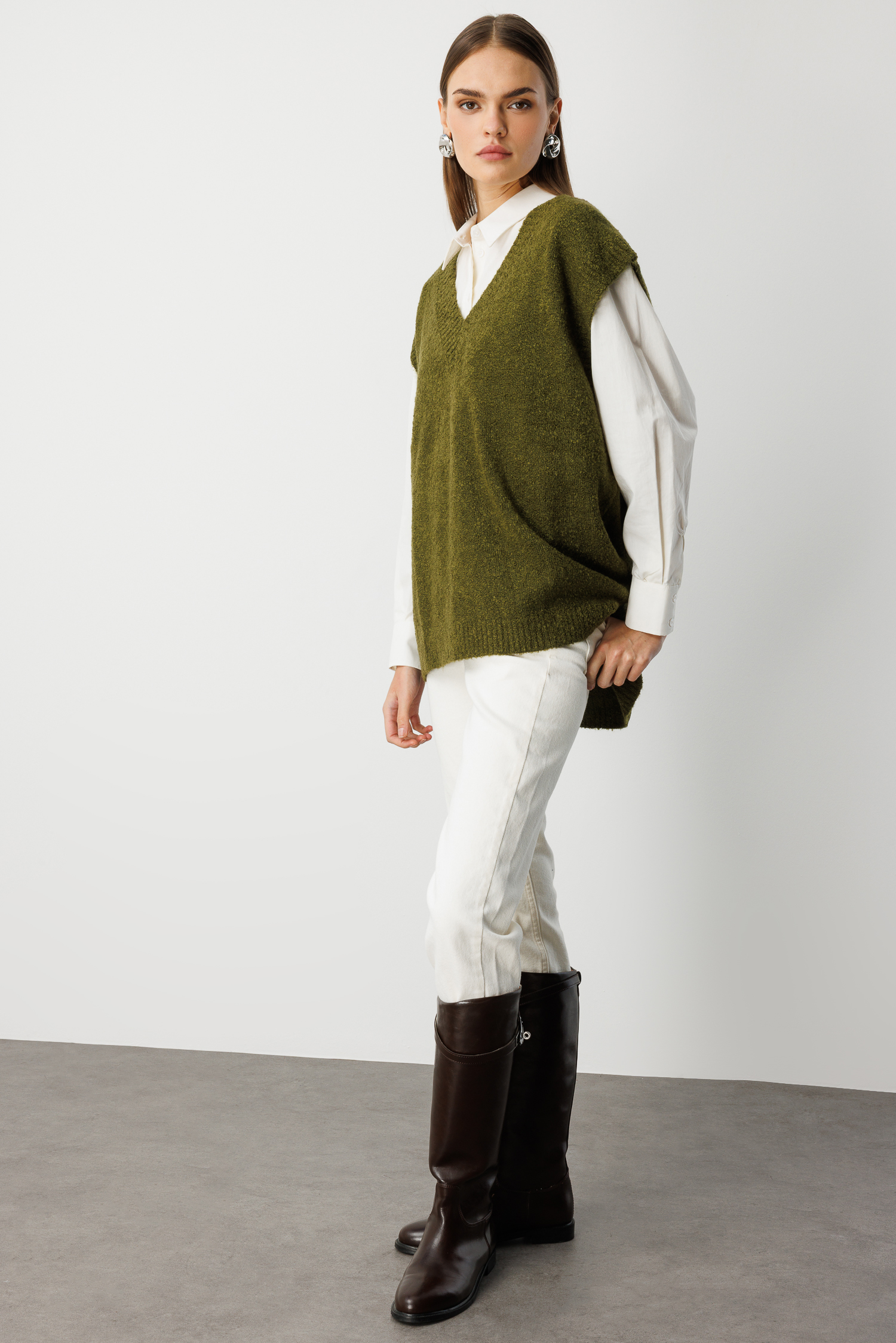 Mizalle Ekstra Oversize V Yaka Uzun Haki Süveter