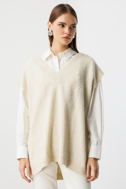 Mizalle - Mizalle Ekstra Oversize V Yaka Uzun Krem Rengi Süveter