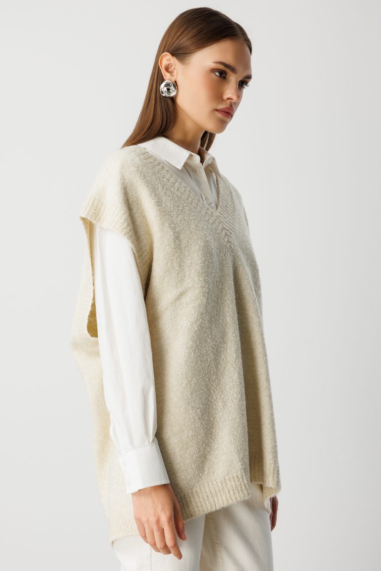 Mizalle Ekstra Oversize V Yaka Uzun Krem Rengi Süveter - Mizalle