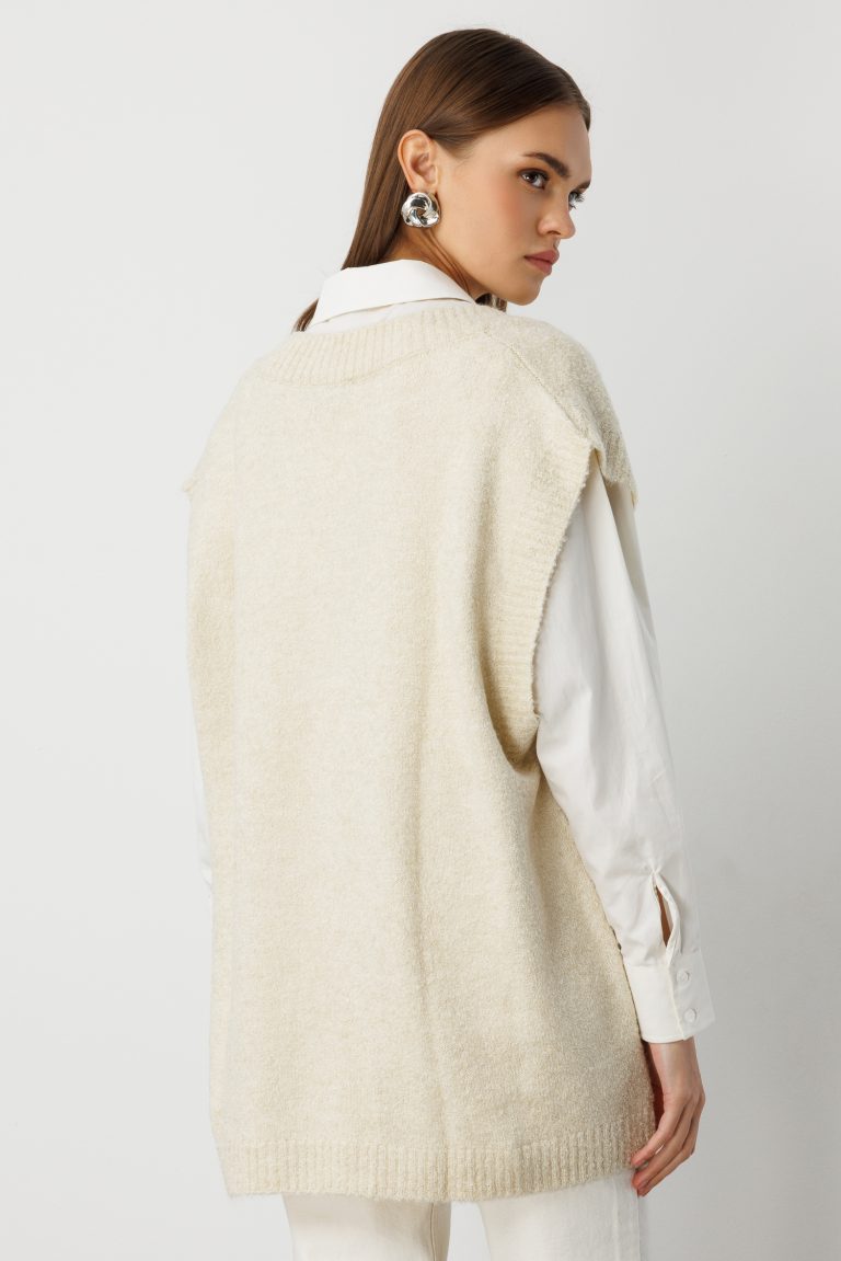 Mizalle Ekstra Oversize V Yaka Uzun Krem Rengi Süveter - Mizalle