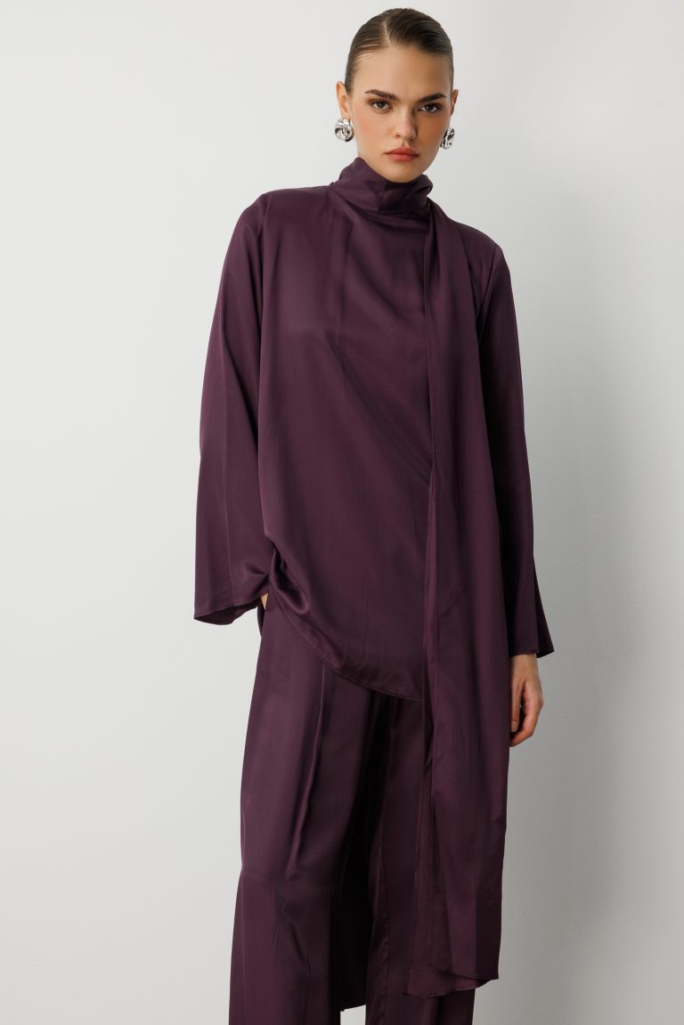 Mizalle Fular Detaylı Saten Bordo Tasarım Bluz - Mizalle