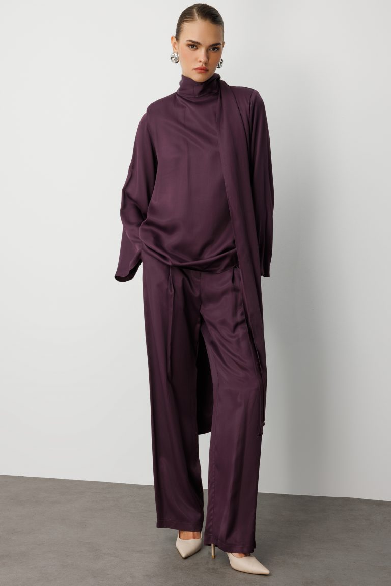 Mizalle Fular Detaylı Saten Bordo Tasarım Bluz - Mizalle