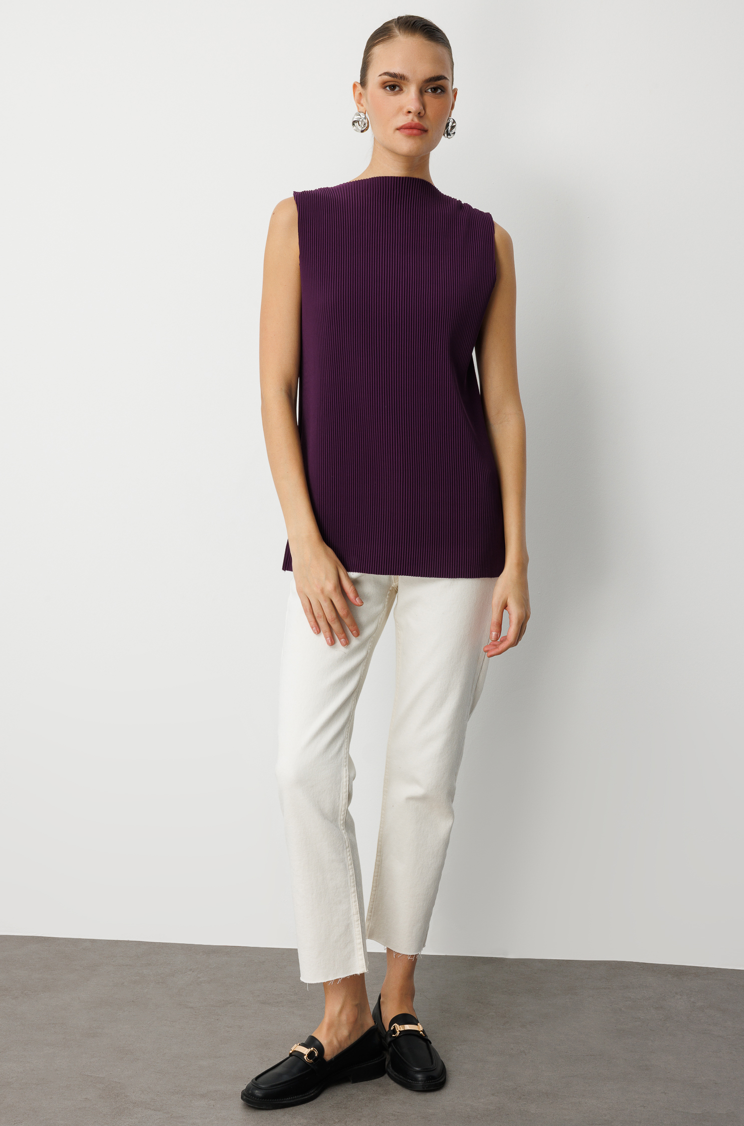 Mizalle Full İnce Pilise Mor Kolsuz Şifon Bluz - Mizalle