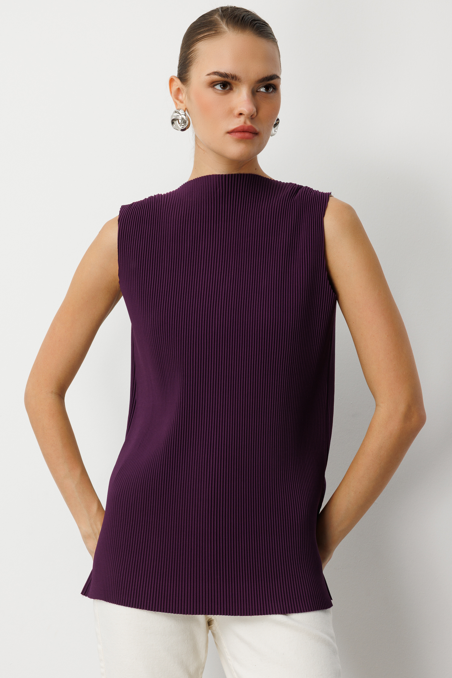 Mizalle Full İnce Pilise Mor Kolsuz Şifon Bluz - Mizalle