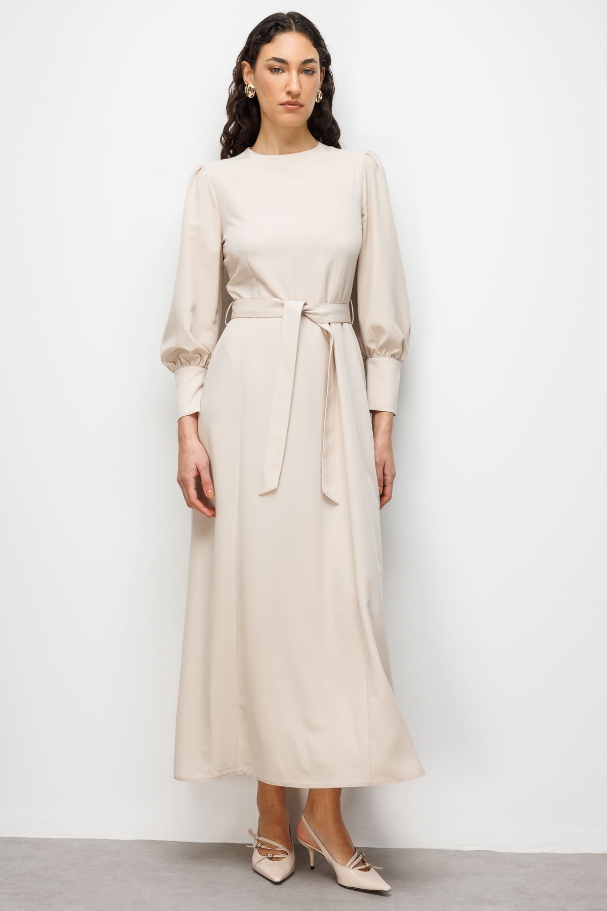 Mizalle Geniş Kol Manşetli Bej Rengi Maksi Kloş Elbise - Mizalle