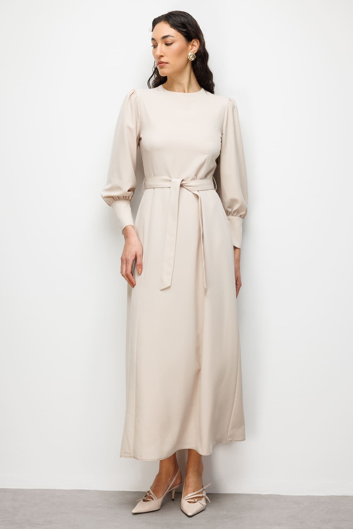 Mizalle Geniş Kol Manşetli Bej Rengi Maksi Kloş Elbise - Mizalle
