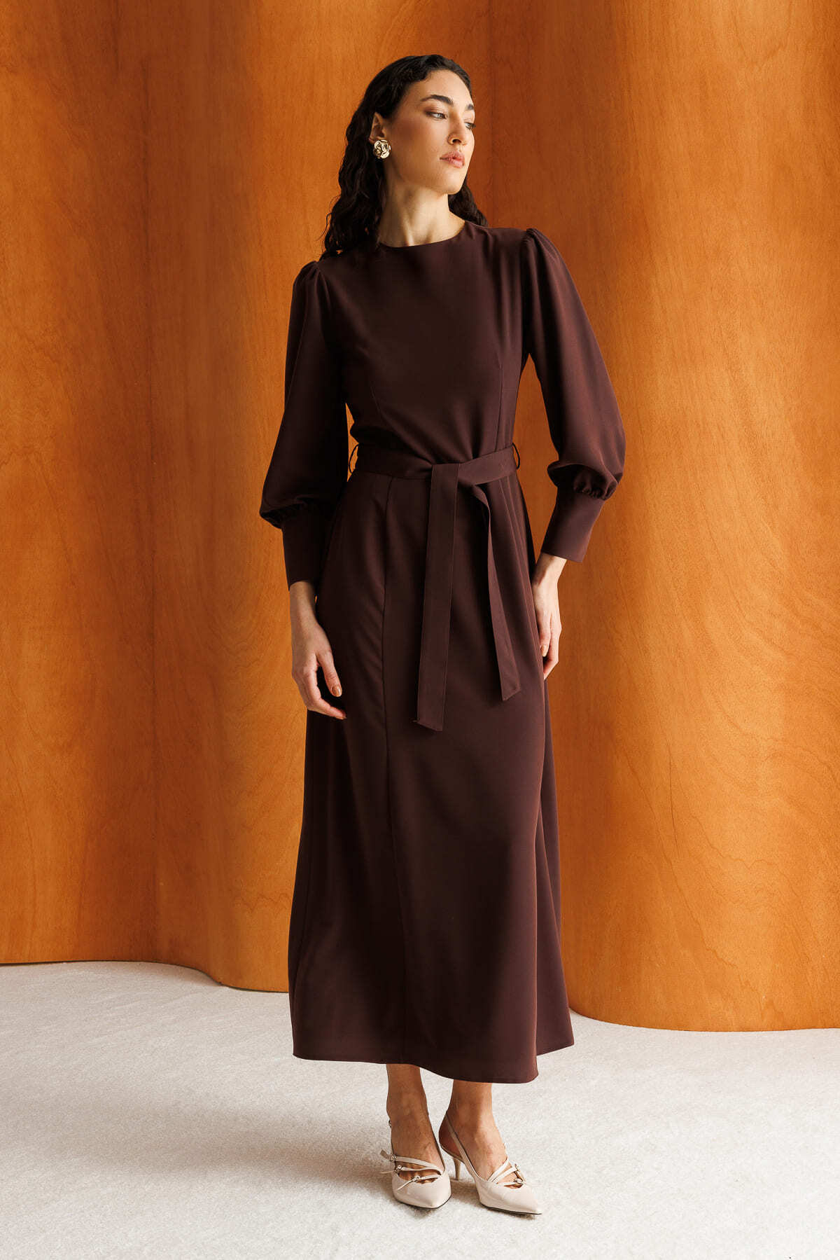 Mizalle Geniş Kol Manşetli Kahverengi Maksi Kloş Elbise - Mizalle