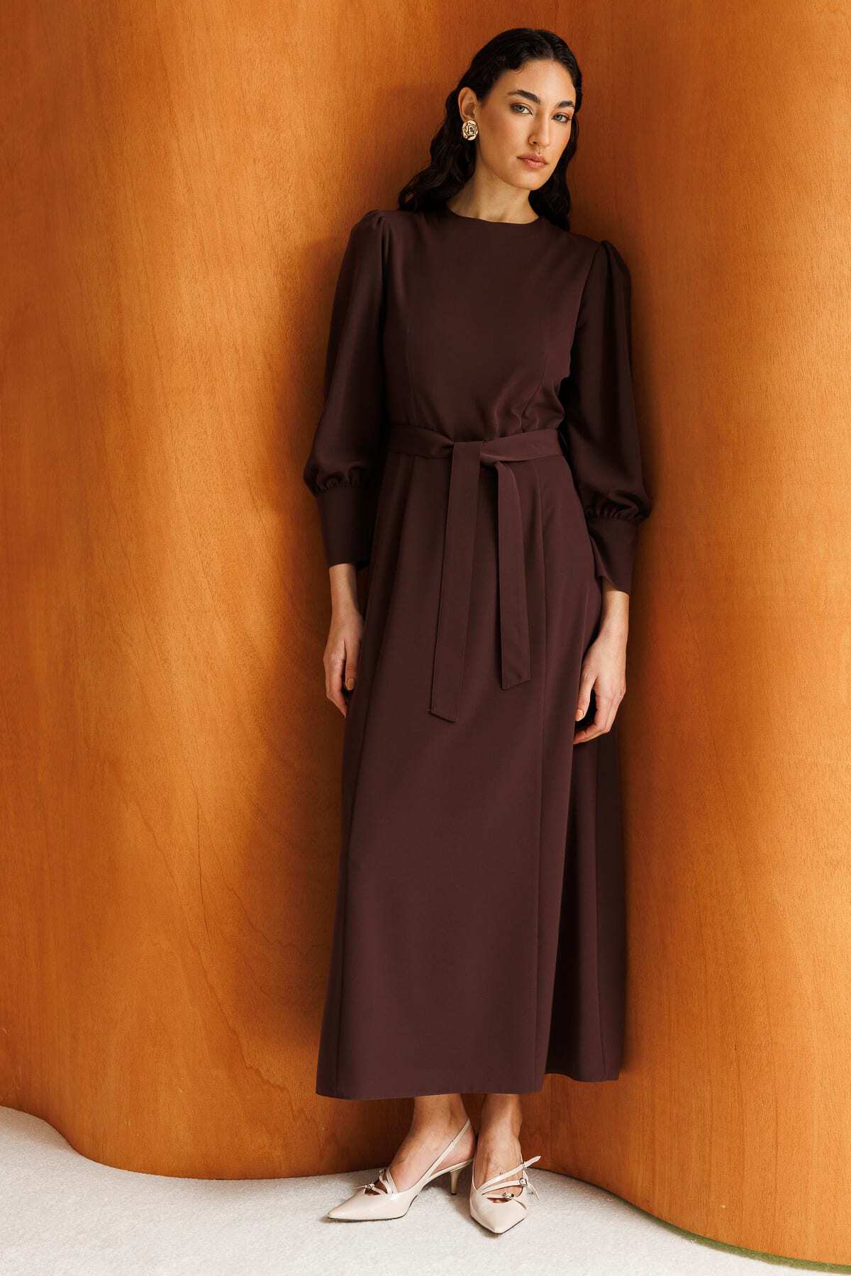 Mizalle Geniş Kol Manşetli Kahverengi Maksi Kloş Elbise - Mizalle