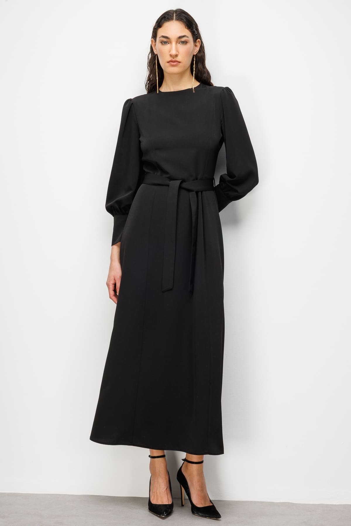 Mizalle Geniş Kol Manşetli Siyah Maksi Kloş Elbise - Mizalle
