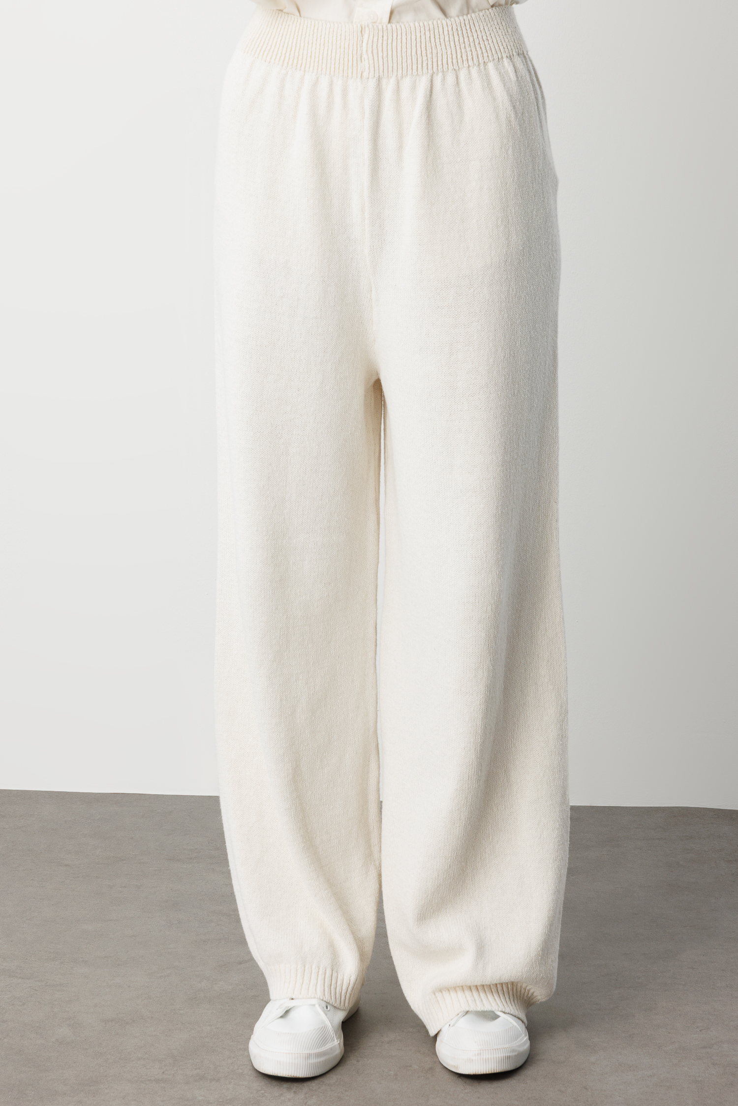 Mizalle Geniş Paça Beli Lastikli Ekru Triko Jogger Pantolon