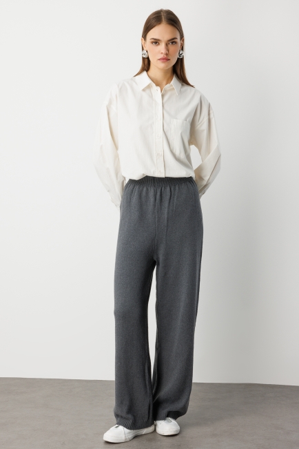 Mizalle - Mizalle Geniş Paça Beli Lastikli Gri Triko Jogger Pantolon
