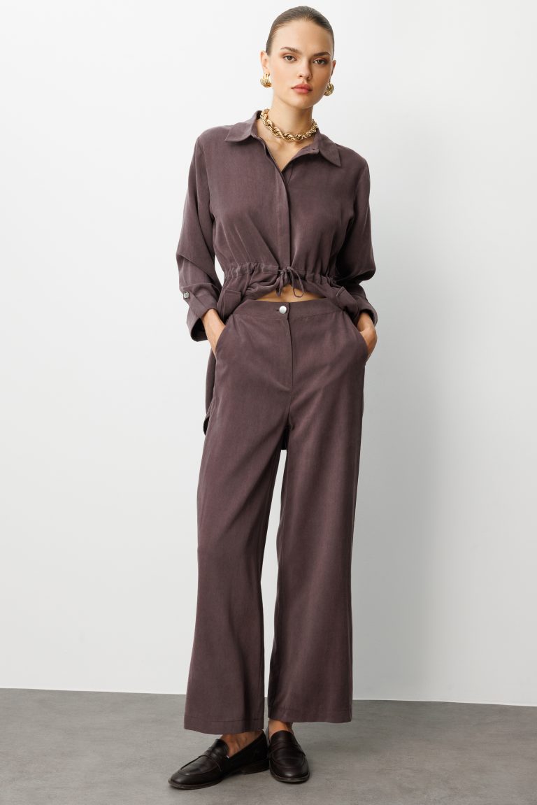 Mizalle Geniş Paça Beli Lastikli Kahverengi Cupro Pantolon - Mizalle