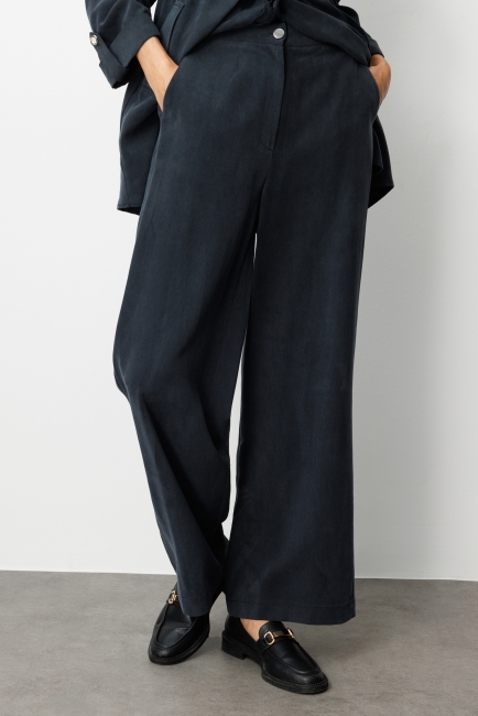 Mizalle - Mizalle Geniş Paça Beli Lastikli Siyah Cupro Pantolon