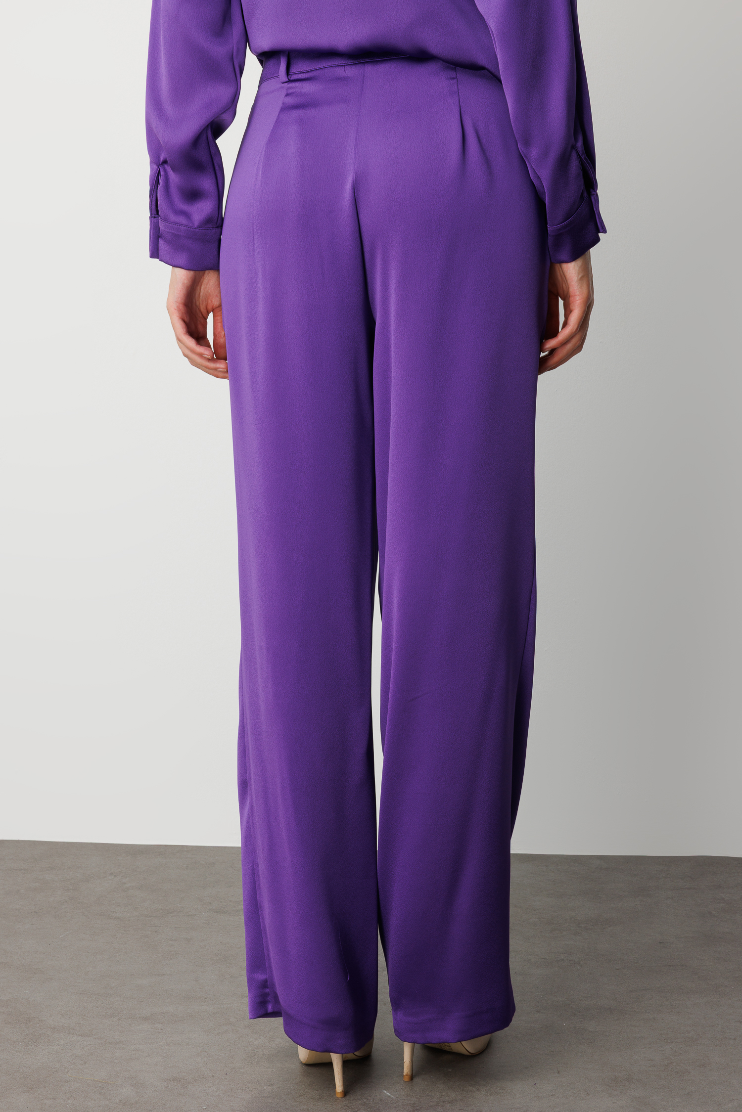 Mizalle Geniş Paça Mor Saten Şık Pantolon - 4