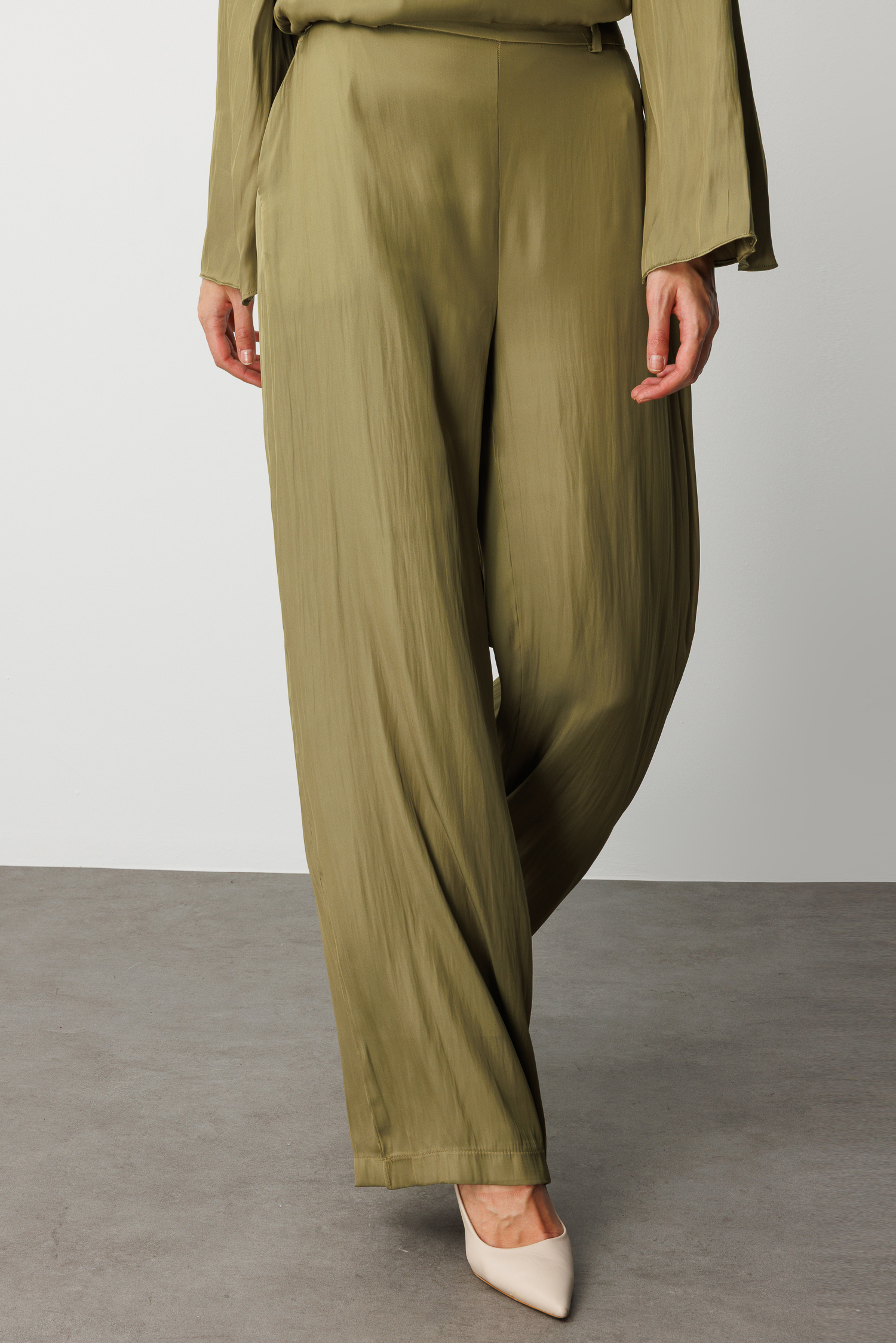 Mizalle Geniş Paçalı Saten Şık Yeşil Pantolon