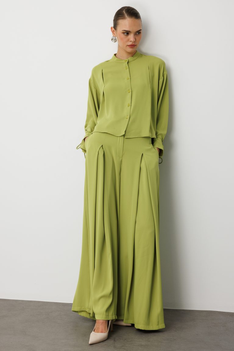 Mizalle Geniş Pileli Bol Kesim Şifon Yeşil Pantolon - Mizalle