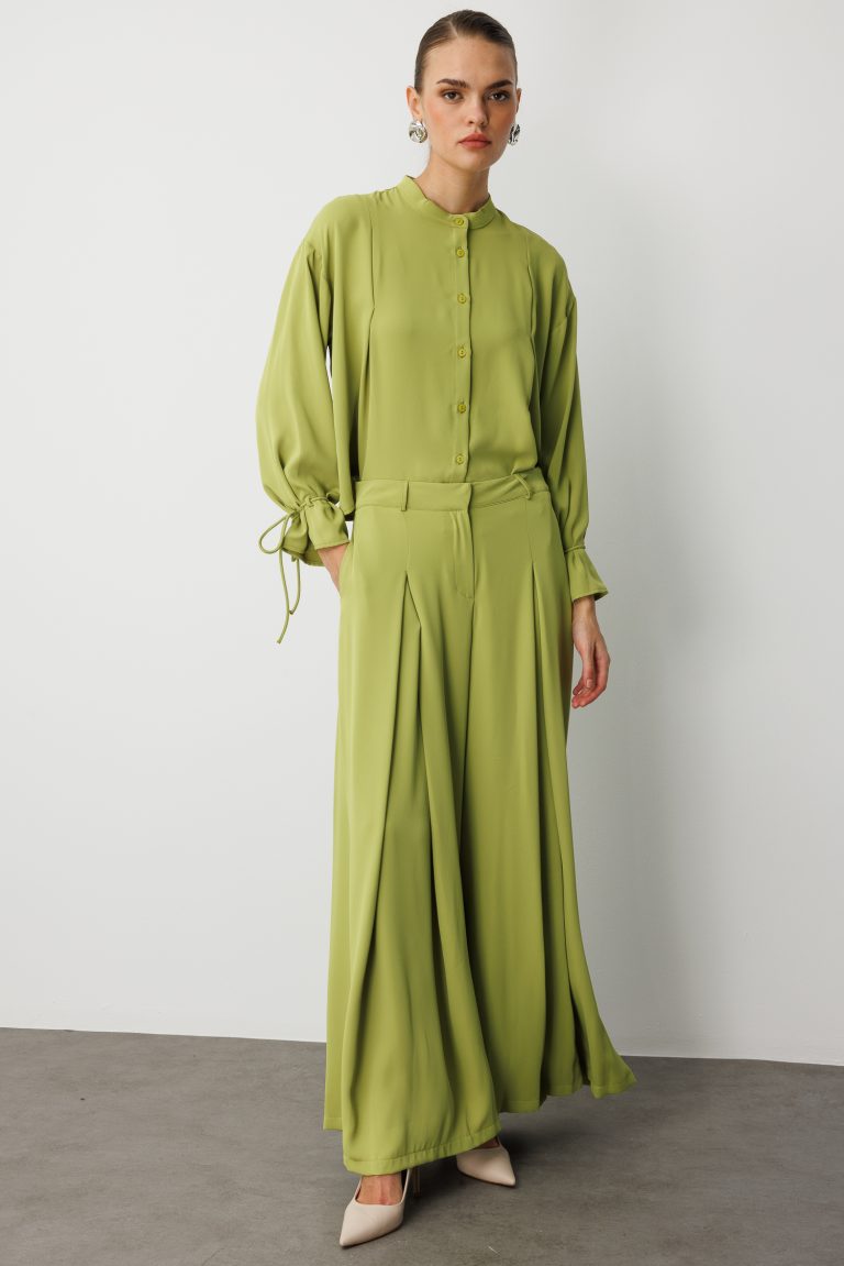 Mizalle Geniş Pileli Bol Kesim Şifon Yeşil Pantolon - Mizalle