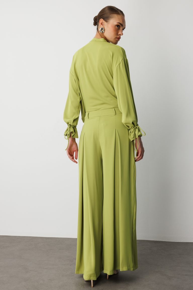 Mizalle Geniş Pileli Bol Kesim Şifon Yeşil Pantolon - Mizalle