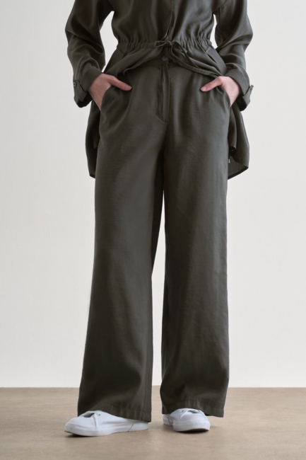 Mizalle - Mizalle Gri Rahat Kesim Geniş Paçalı Modal Pantolon Mizalle - Mizalle Gri Rahat Kesim Geniş Paçalı Modal Pantolon