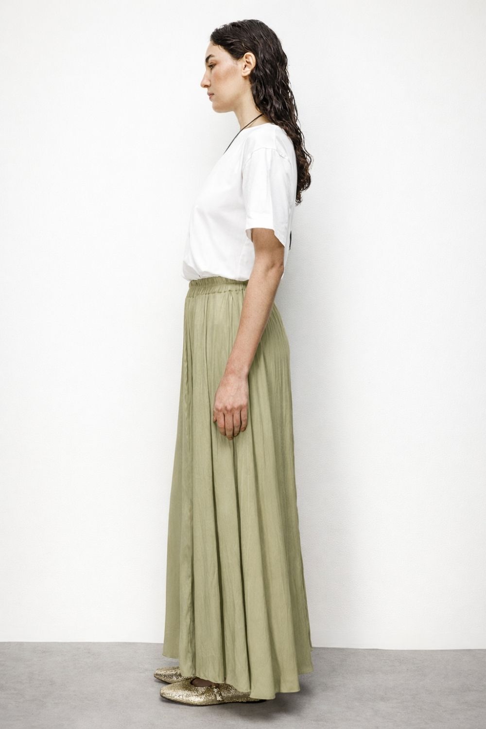 Mizalle Haki Kırışık Görünümlü Saten Maksi Etek - Mizalle