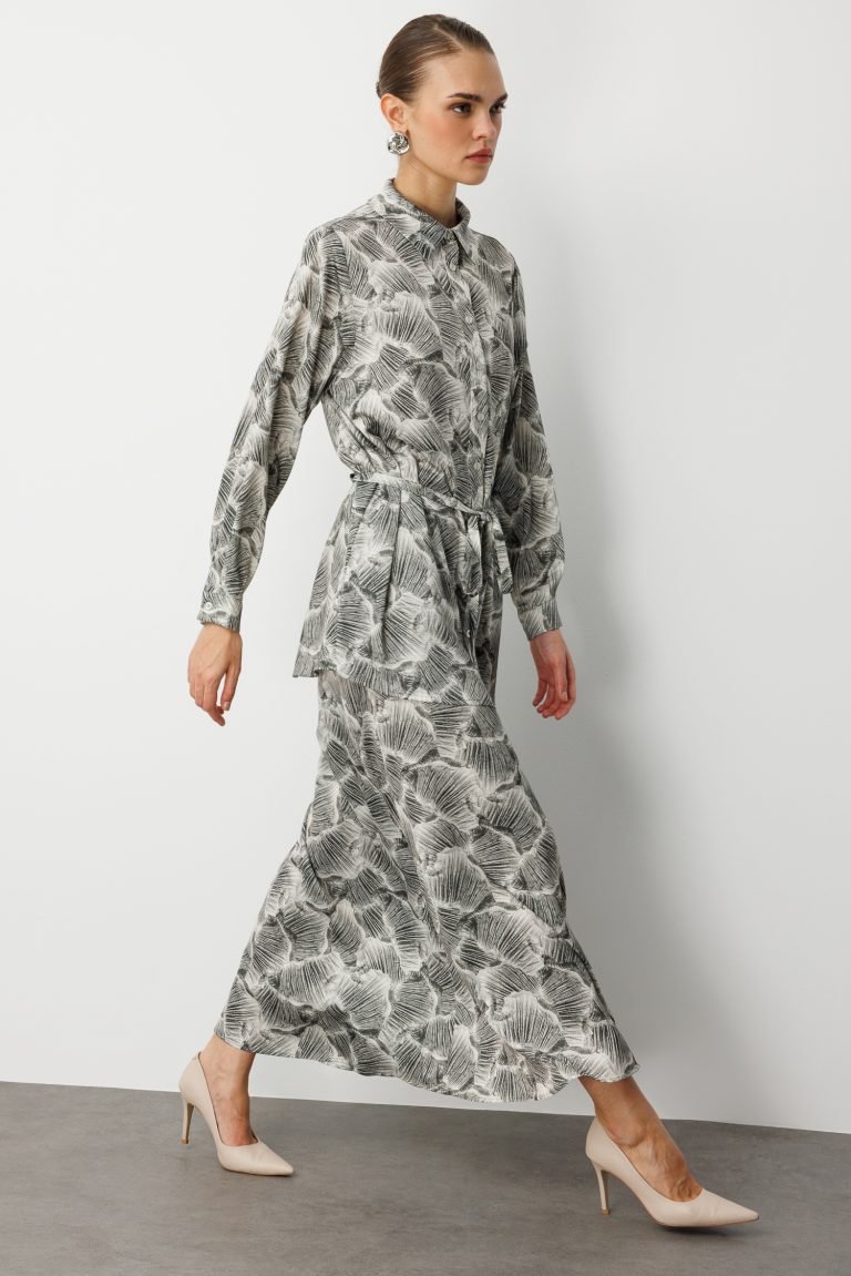 Mizalle Haki Yeşil Yaprak Desenli ip kuşaklı Tunik Gömlek - Mizalle