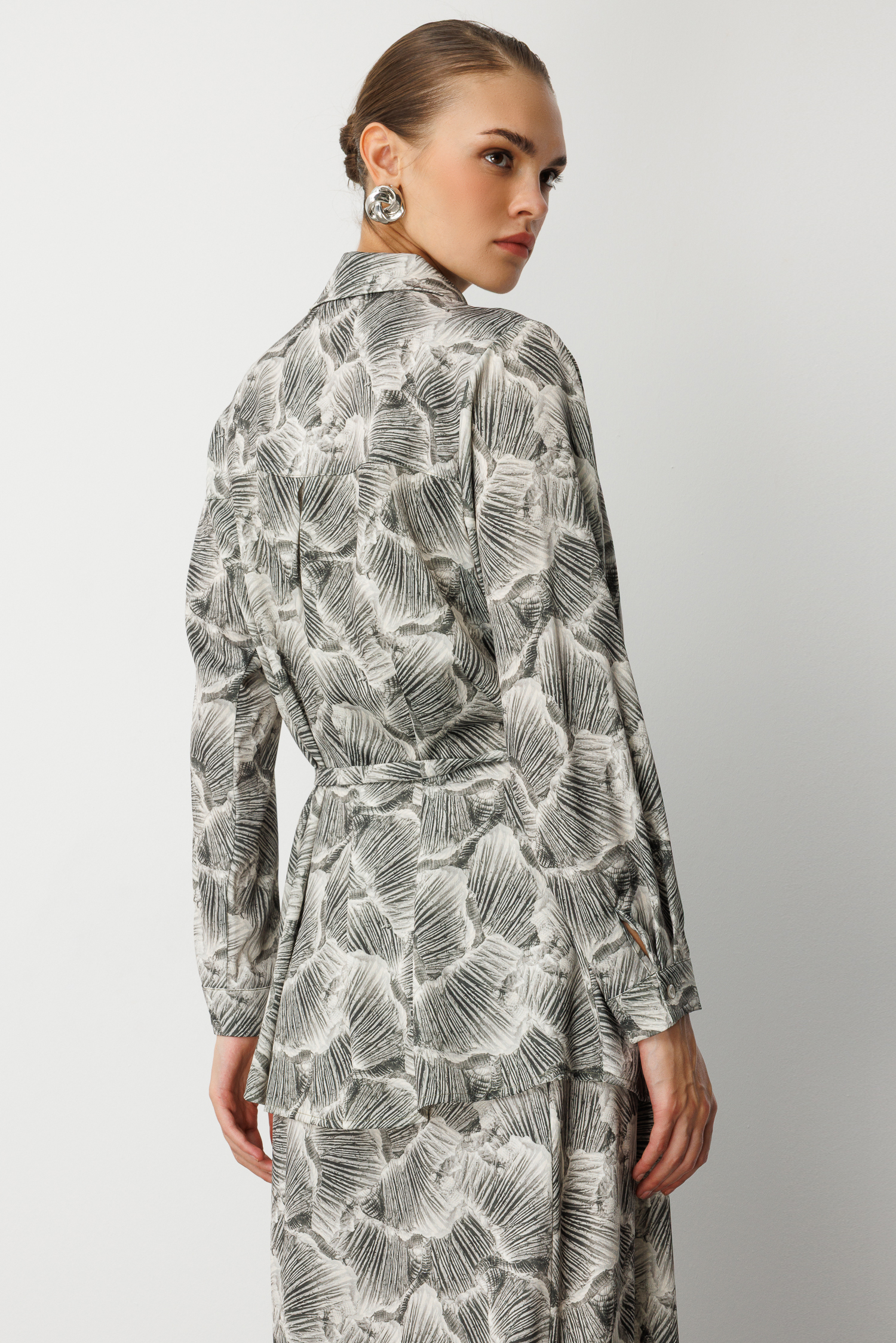 Mizalle Haki Yeşil Yaprak Desenli ip kuşaklı Tunik Gömlek - 6