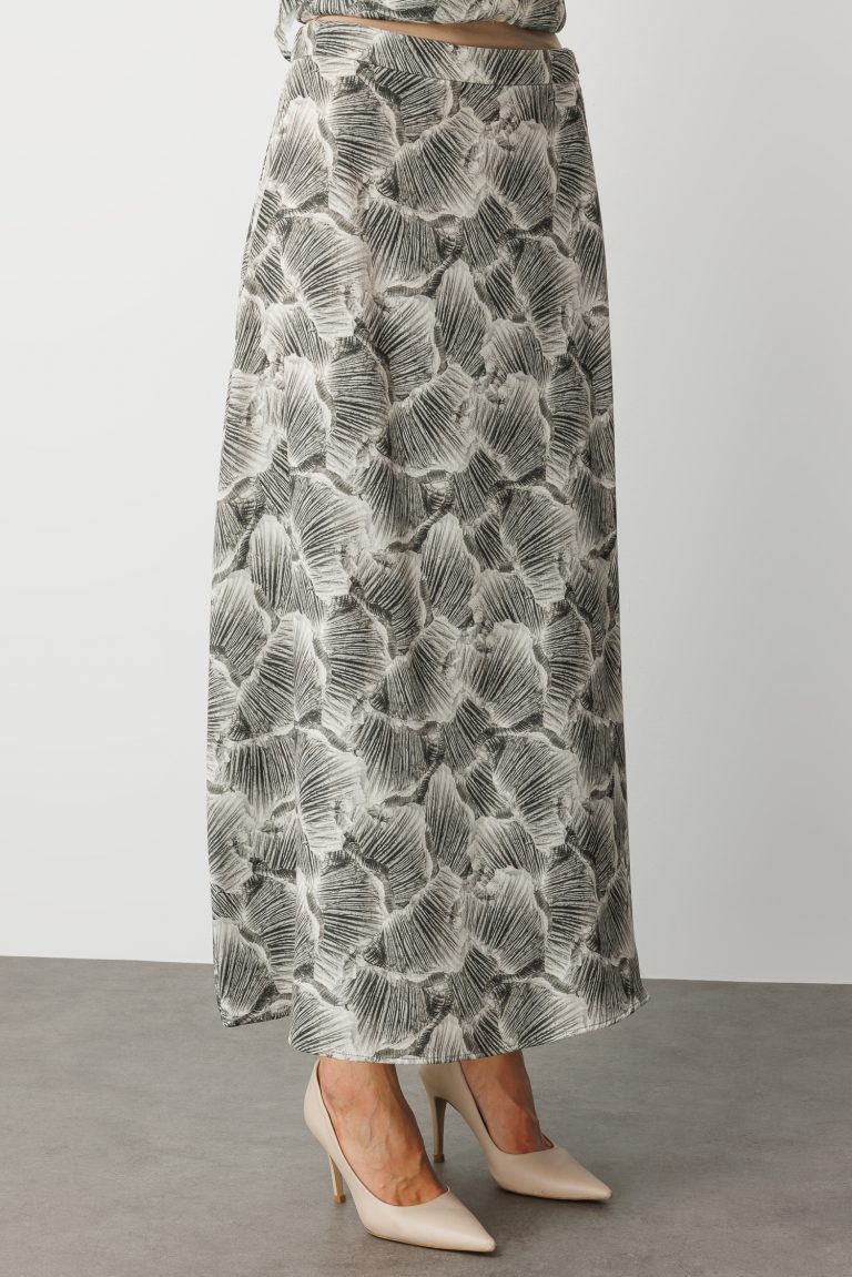 Mizalle Haki Yeşil Yaprak Desenli Uzun Evaze Etek - Mizalle