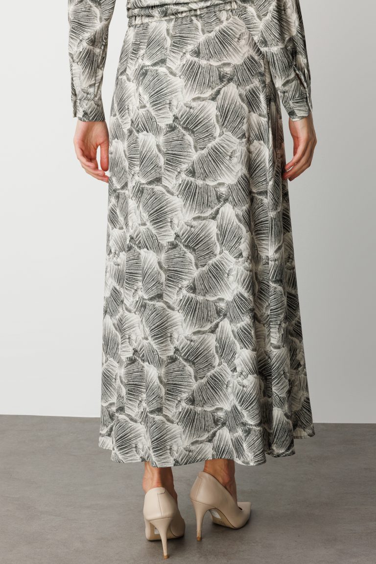 Mizalle Haki Yeşil Yaprak Desenli Uzun Evaze Etek - Mizalle