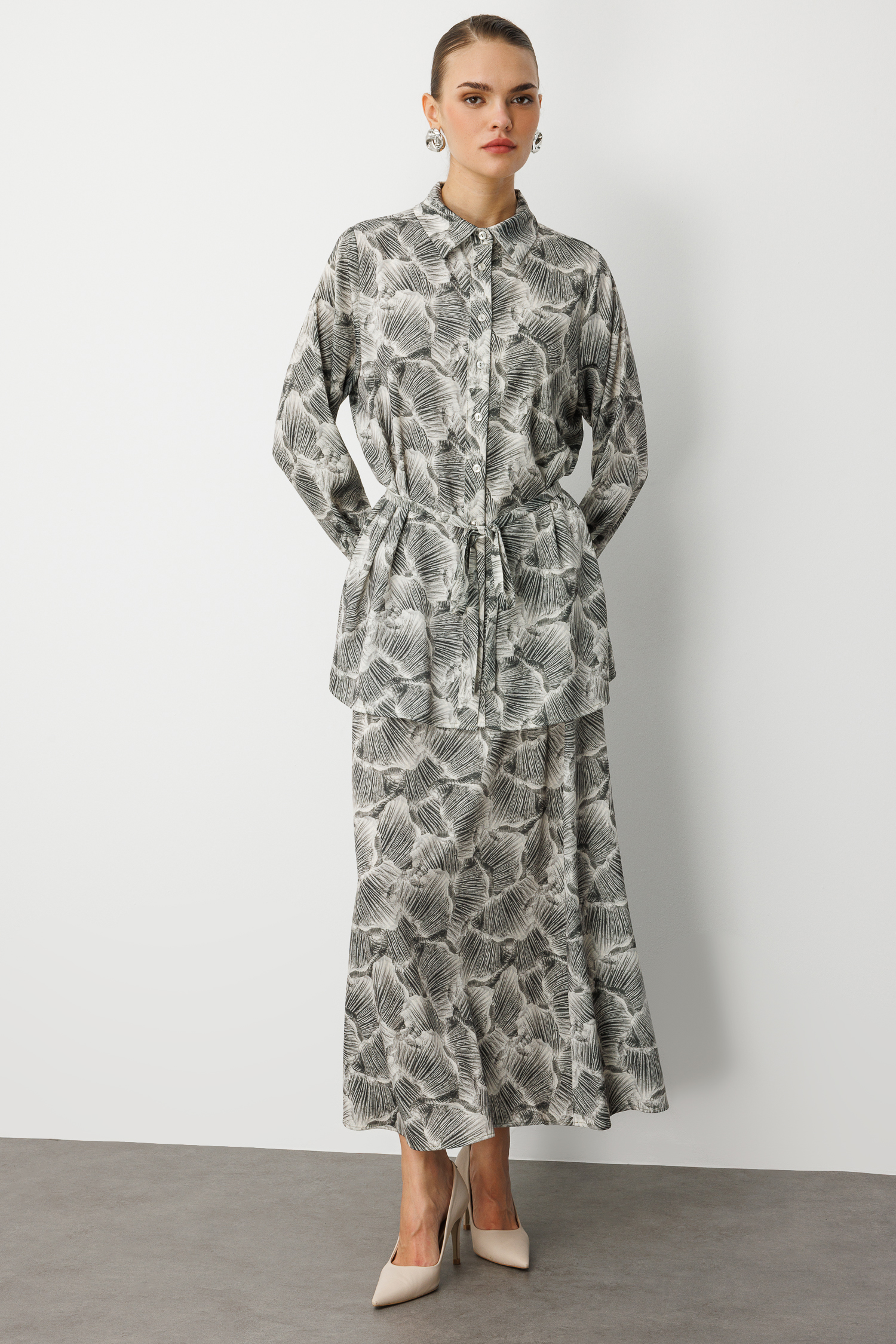 Mizalle Haki Yeşil Yaprak Desenli Uzun Evaze Etek - 6