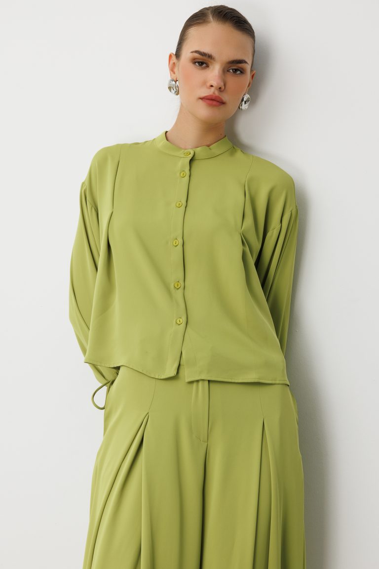 Mizalle Hakim Yaka Piliseli Şifon Kısa Yeşil Gömlek - Mizalle