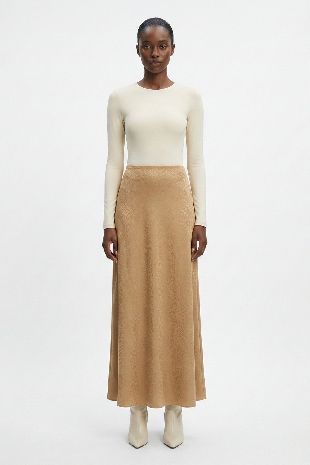 Mizalle Jakarlı Bej Rengi Maksi Etek - Mizalle