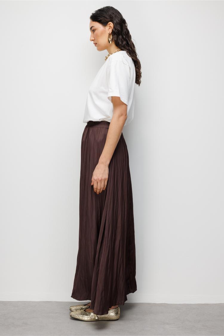 Mizalle Kahverengi Kırışık Görünümlü Saten Maksi Etek - 4