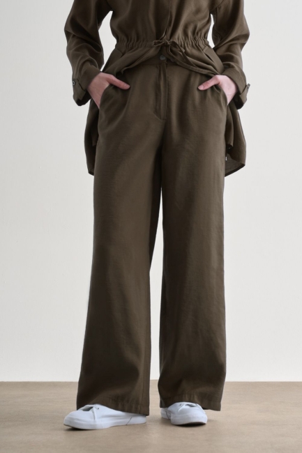 Mizalle - Mizalle Koyu Kahverengi Rahat Kesim Geniş Paçalı Modal Pantolon Mizalle - Mizalle Koyu Kahverengi Rahat Kesim Geniş Paçalı Modal Pantolon