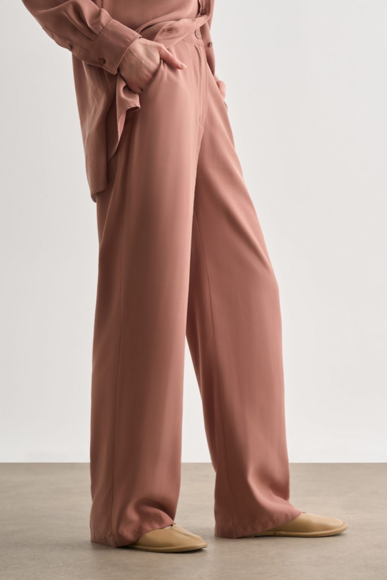 Mizalle Karamel Rengi Kemerli Rahat Kesim Modal Pantolon - Mizalle