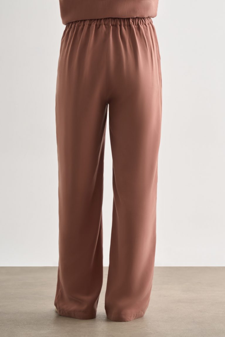 Mizalle Karamel Rengi Kemerli Rahat Kesim Modal Pantolon - Mizalle