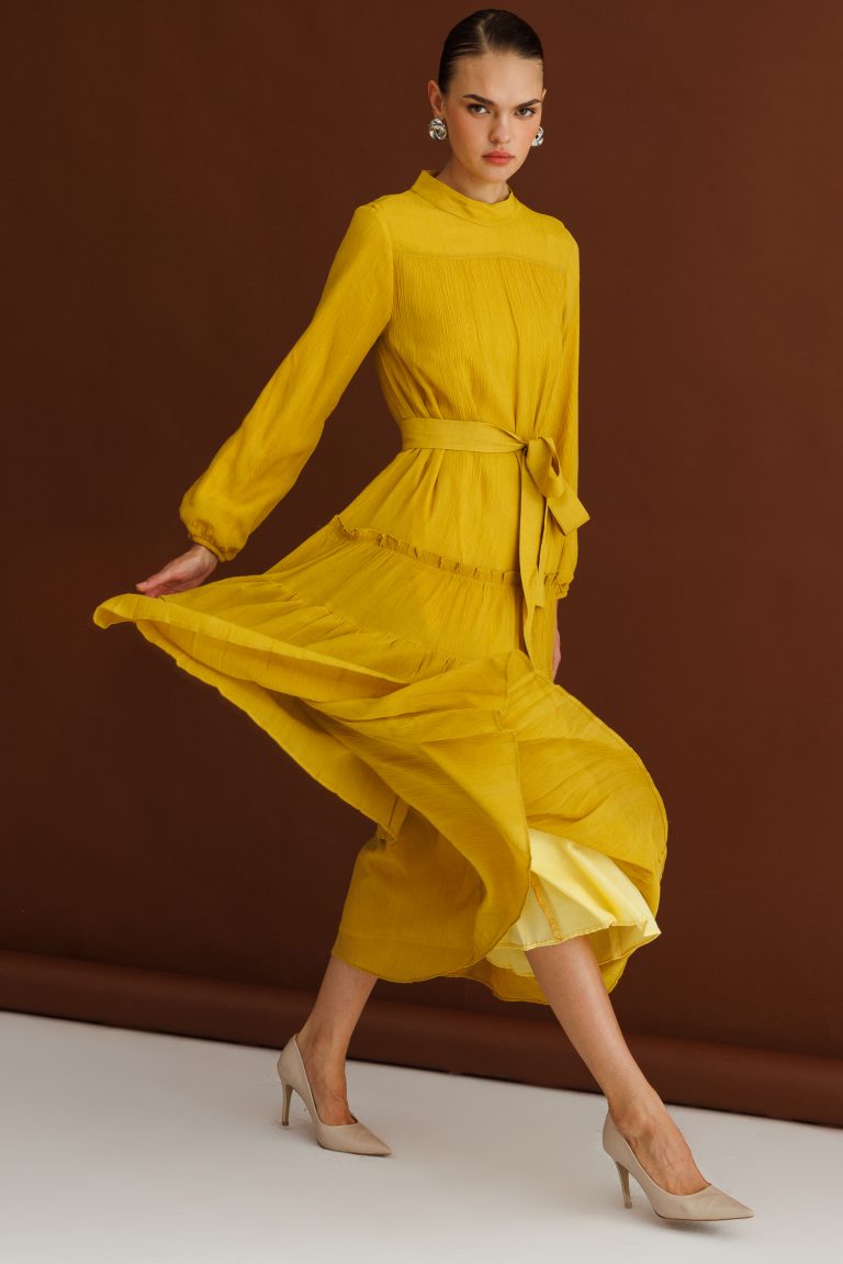 Mizalle Kat Pileli Maksi Koyu Sarı Elbise - Mizalle